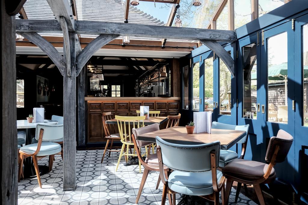 Cromwell Arms Country Pub With Rooms รอมซีย์ ภายนอก รูปภาพ