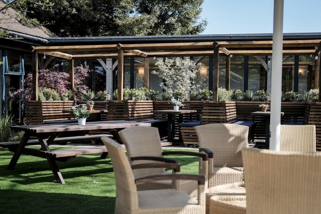 Cromwell Arms Country Pub With Rooms รอมซีย์ ภายนอก รูปภาพ