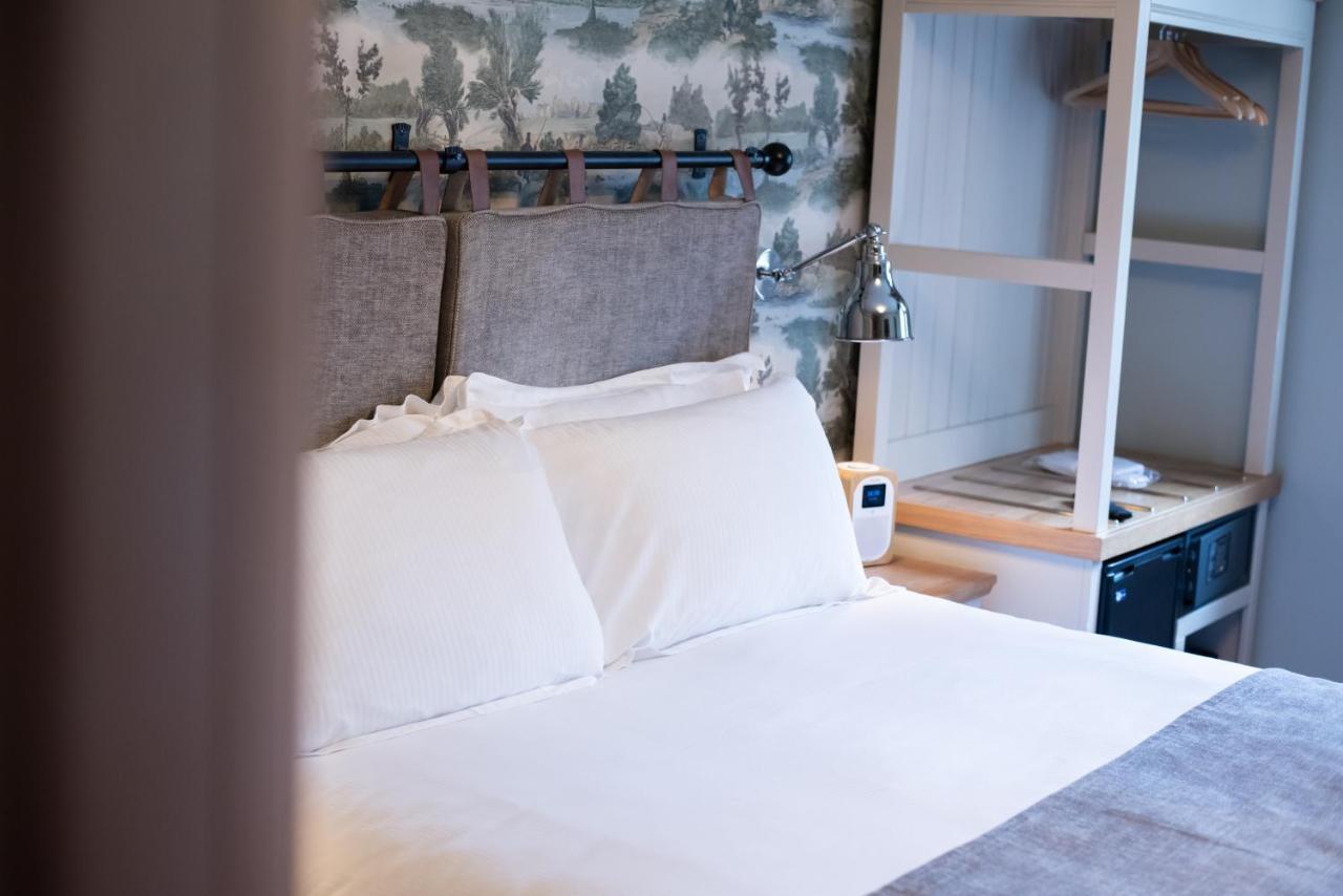 Cromwell Arms Country Pub With Rooms รอมซีย์ ภายนอก รูปภาพ